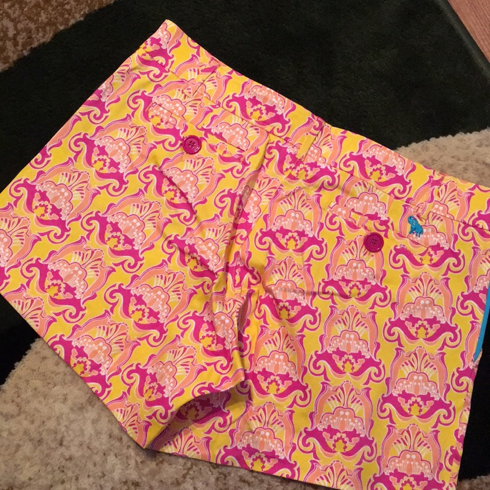 Patterned Shorts - Picture 4 of 5